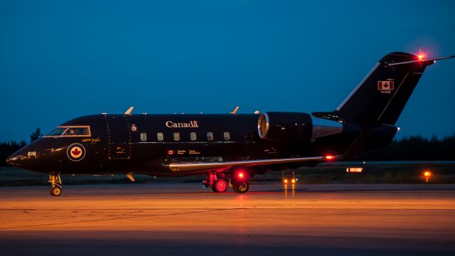 Canadair Challenger (14-4616)