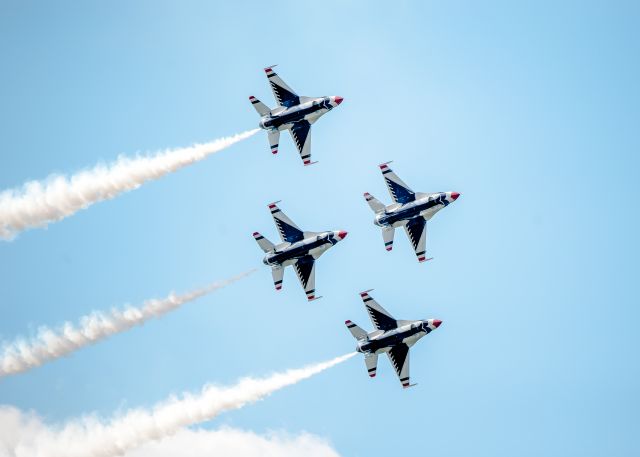 Lockheed F-16 Fighting Falcon — - SWF 2016 Airshow. Thunderbirds