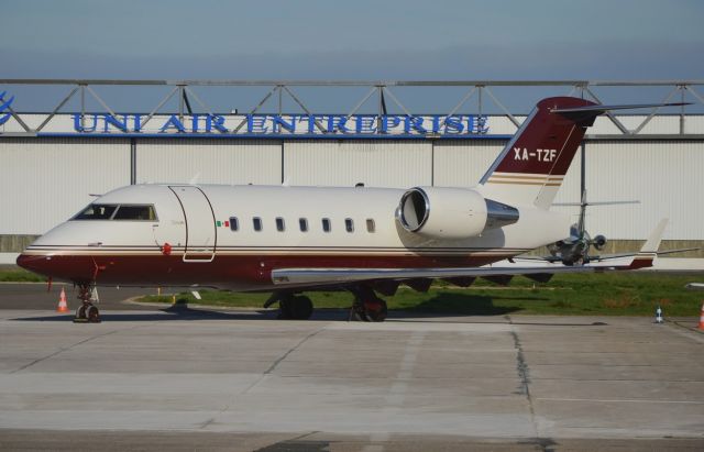 Canadair Challenger (XA-TZF)