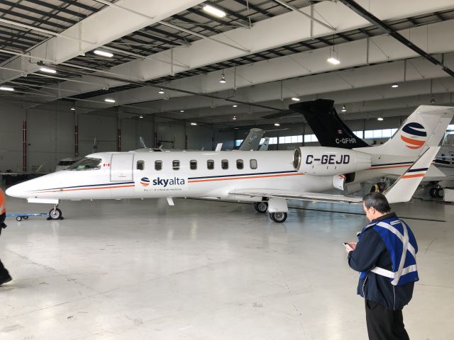 Learjet 45 (C-GEJD) - ON DISPLAY YYZ AIRPORT