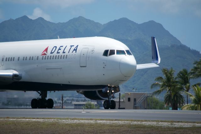 BOEING 767-300 — - Delta 767-300 heading out of Honolulu for LAX.