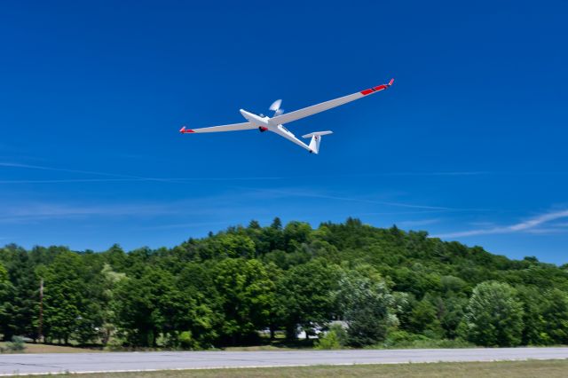 — — - Hartness State Airport, Vermont