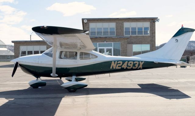 Cessna Skylane (N2493X)