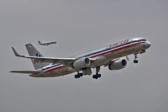 Boeing 757-200 (N181AN)