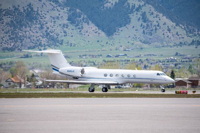 Gulfstream Aerospace Gulfstream V (N585JC) - GV AT KBZN MAY 2022