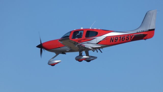 Cirrus SR-22 (N916SY) - On final is this 2018 Cirrus SR-22T in the Winter of 2020.