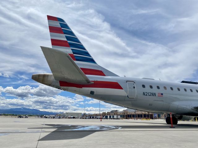 Embraer 175 (N212NN) - A break in the weather, next stop DFW.