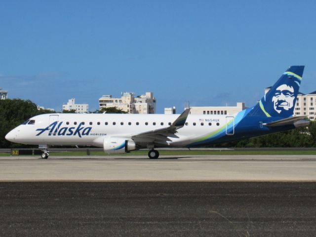 EMBRAER 175 (long wing) (N654QX)