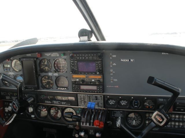 Piper Seneca (N767PE) - WAAS Aspen Avionics  Equipped  Â©Miguel Vidal