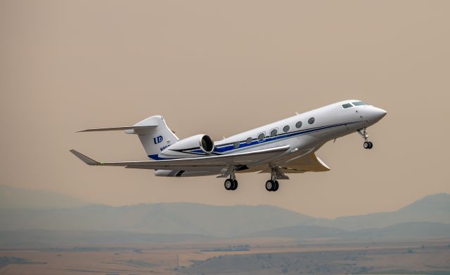 Gulfstream Aerospace Gulfstream G500 (N968UD) - University of Dubuque Gulfstream G500 departing BZN