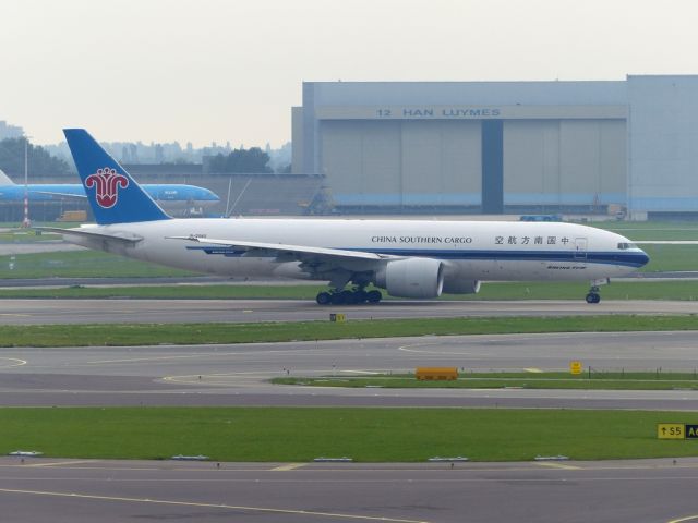BOEING 777-200LR (B-2080) - Date 12/09/15 c/n 37314
