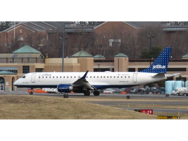 Embraer ERJ-190 (N229JB)