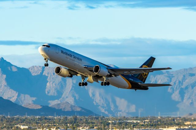 BOEING 767-300 (N377UP) - UPS 767-300 taking off from PHX on 11/9/22. Taken with a Canon R7 and Tamron 70-200 G2 lens.