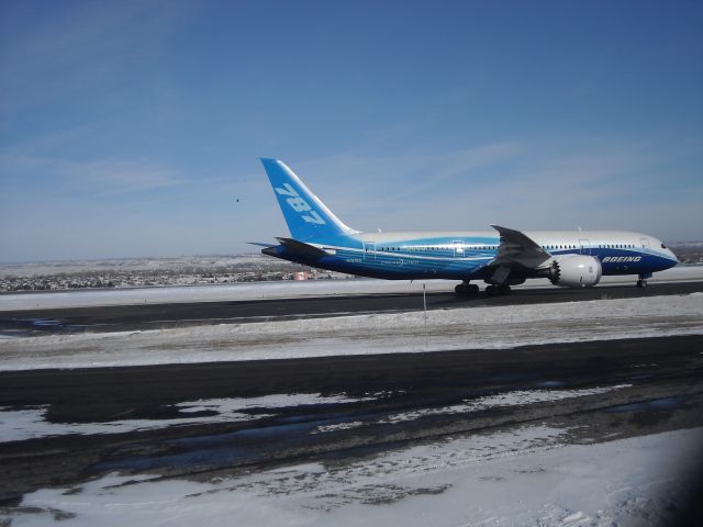 Boeing 787-8 (N787BA)