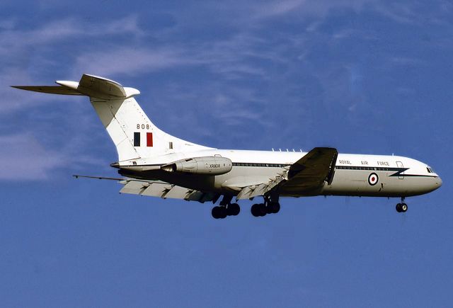 VICKERS VC-10 (CXI808) - UK-AIR FORCE - VICKER VC10 C1K - REG : XR808 / R (CN 828) - EDINBURGH RAAF BASE ADELAIDE SA. AUSTRALIA - YPED (26/9/1981)