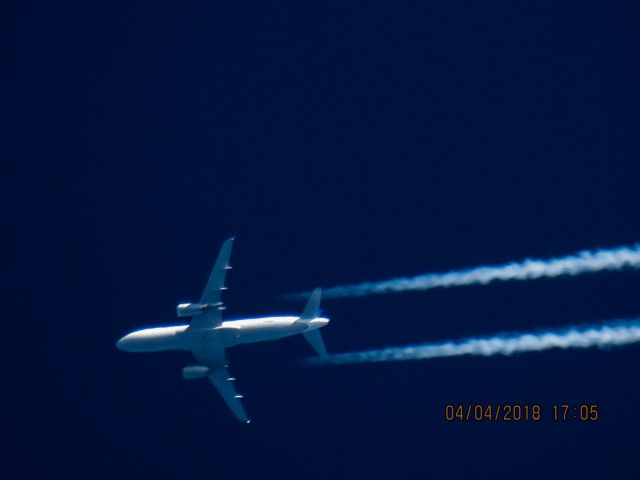 Airbus A320 (N470UA)