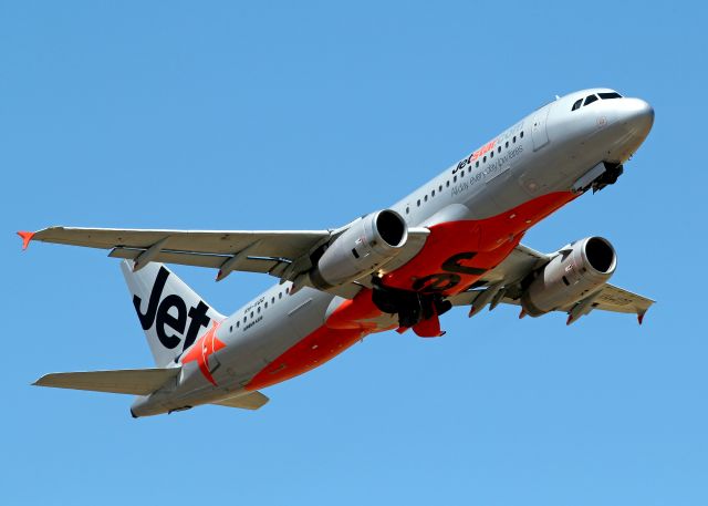 Airbus A321 (VH-VQQ) - JETSTAR AIRWAYS - AIIRBUS A320-232 - REG VH-VQQ (CN 2537) - ADELAIDE INTERNATIONAL SA. AUSTRALIA - YPPF (30/11/2014)