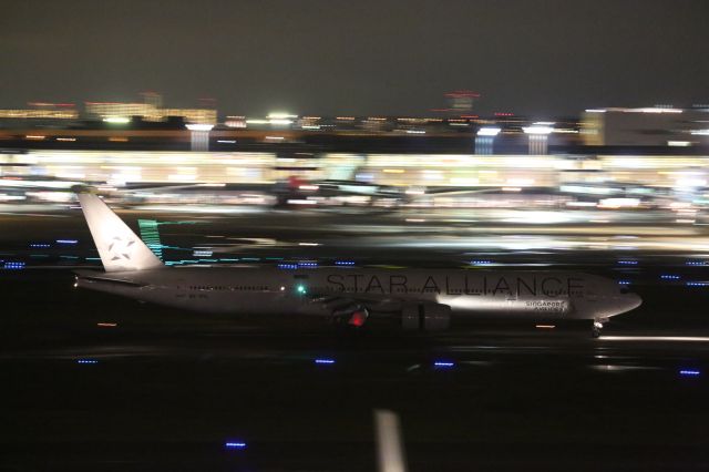 Boeing 777-200 (9V-SYL) - 19 June 2015: SIN -HND.