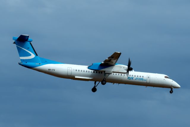 de Havilland Dash 8-400 (VH-IYV) - Bombardier DHC-8-402 Dash 8 cn 4231, NJE - National Jet Express VH-IYV final rwy 24 YPPH 28 February 2024