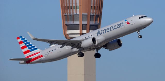 Airbus A321 (N406AN) - phoenix sky harbor international 05NOV20