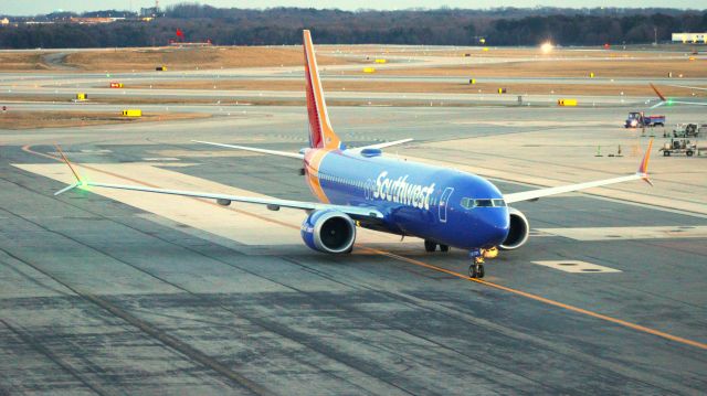 Boeing 737 MAX 8 (N1808U) - Arriving as WN1730 from CLE
