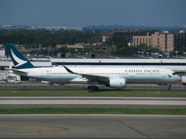 Airbus A350-900 (B-LQE)