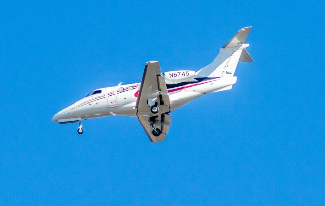 Embraer Phenom 100 —