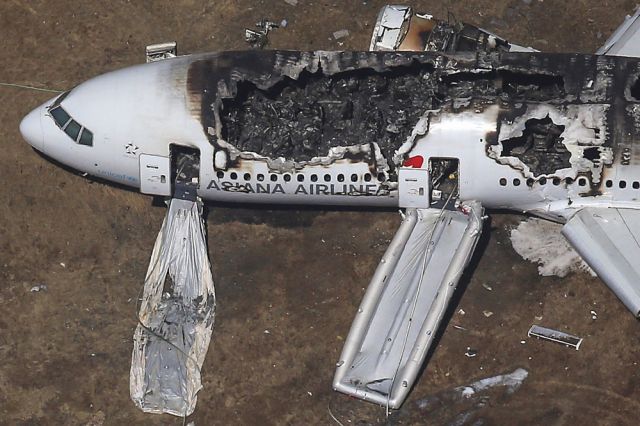 Boeing 777-200 (HL7742) - This is the crash of Asiana airlines flight 214 at San Fransisco yesterday July 6th, 2013. 2 were reported dead and many injured. The NTSB is investigating.