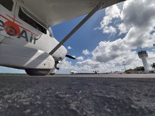 Cessna 206 Stationair (N2400T)