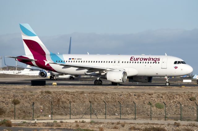Airbus A320 (D-ABHA) - Tenerife Sur - Reina Sofia (TFS / GCTS) - Spainbr /br /Photo taken: December 8, 2023br /br /Operator: Eurowingsbr /Type: Airbus A320-214br /Registration: D-ABHAbr /Serial: 3540