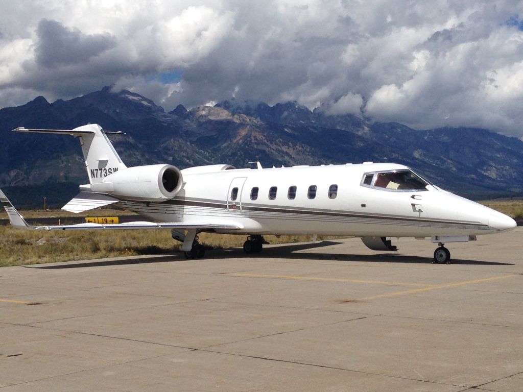 Learjet 60 (N773SW)