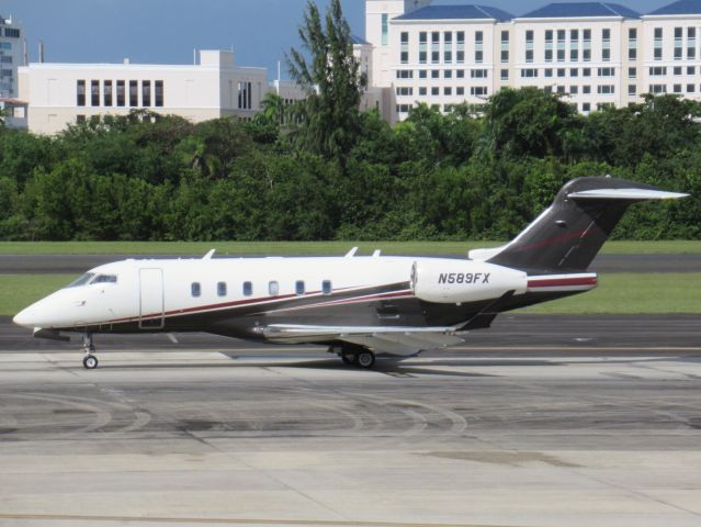 Bombardier Challenger 300 (N589FX)