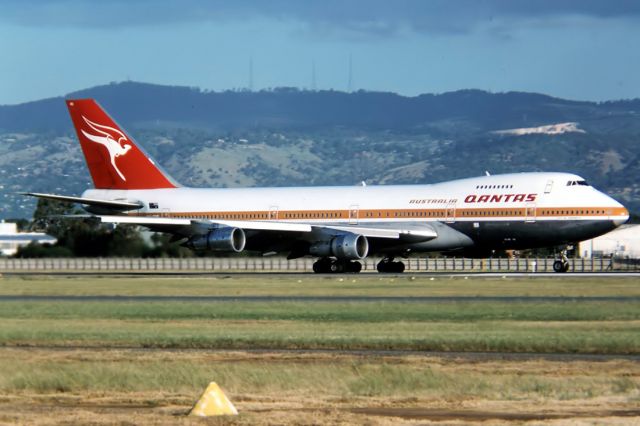 Airbus A330-200 (VH-EBB) - QANTAS - BOEING 747-338B - REG : VH-EBB (CN 20010/149) - ADELAIDE INTERNATIONAL AIRPORT SA. AUSTRALIA - YPAD 7/2/1985 35MM SLIDE CONVERSION USING A LIGHTBOX AND A NIKON L810 CAMERA IN THE MACRO MODE