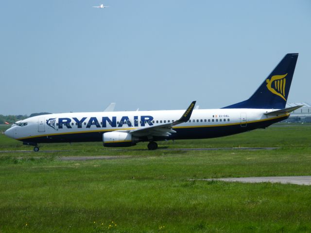 Boeing 737-700 (EI-DAL) - EI DAL B737 DEP EINN 29/05/13
