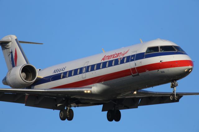 Canadair Regional Jet CRJ-200 (N866AS)