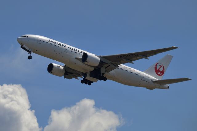 Boeing 777-200 (JA007D) - 2015-04-29