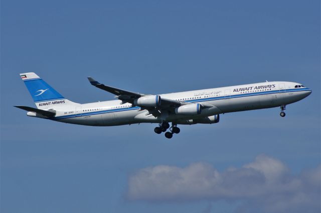 Airbus A340-300 (9K-AND)