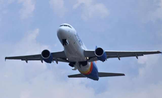 Airbus A320 (N297NV) - 4/16/22 wheels up from Rwy 27R