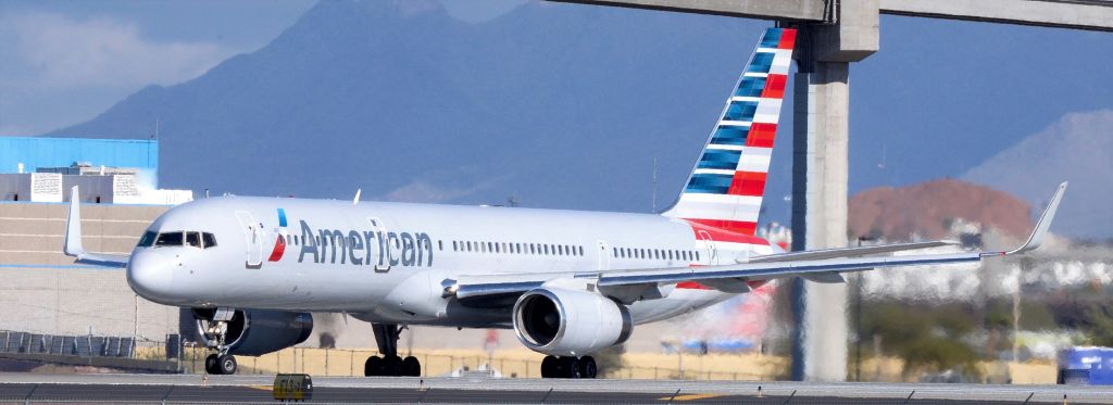 Boeing 757-200 (N207UW) - phoenix sky harbor international airport 28DEC19