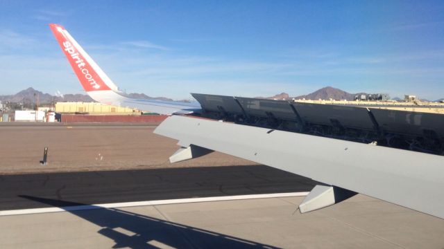 Airbus A320 (N632NK) - Landing KPHX.