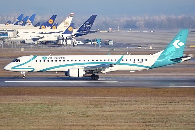 Embraer ERJ-190 (I-ADJR)