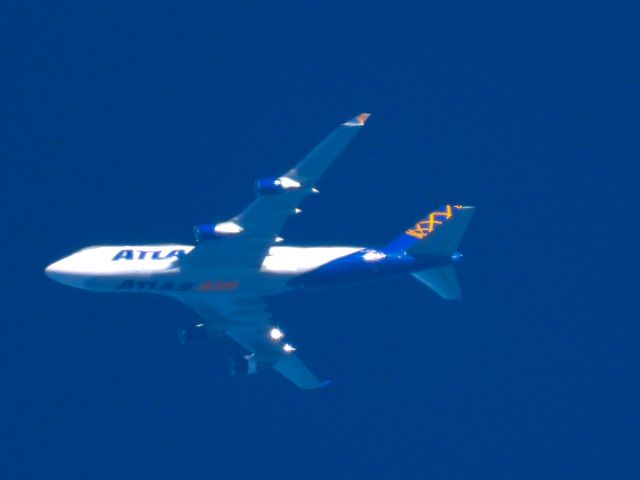 Boeing 747-400 (N473MC)