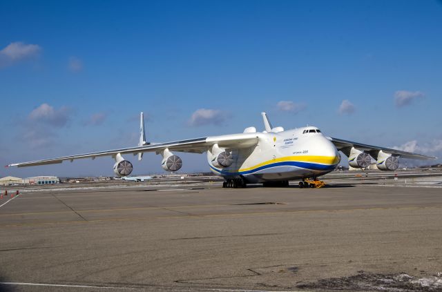 Antonov Antheus (UR-82060) - AN225 first visit Toronto YYZ.