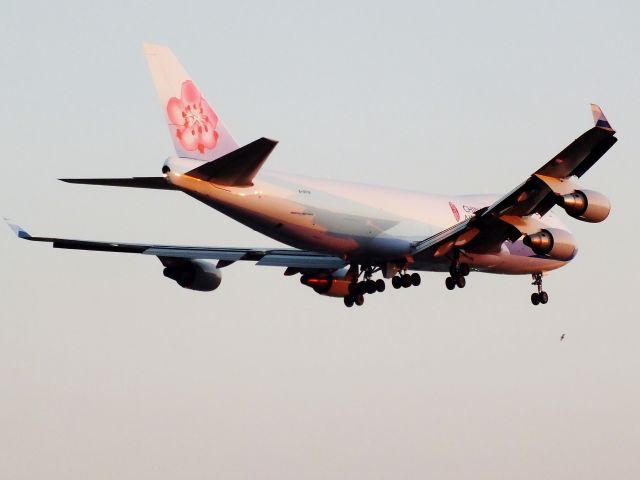 Boeing 747-400 (B-18708)