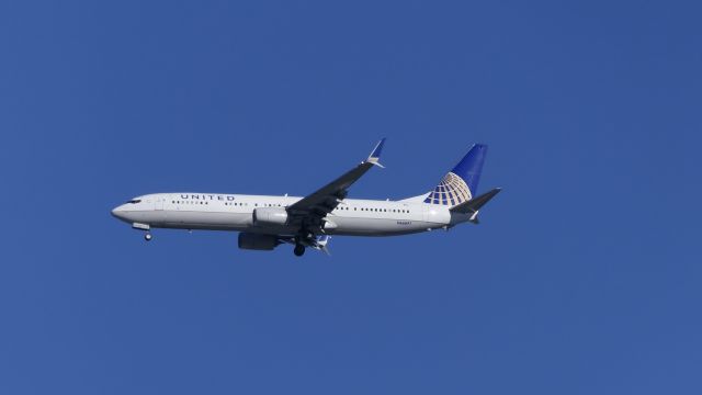 Boeing 737-900 (N66897)