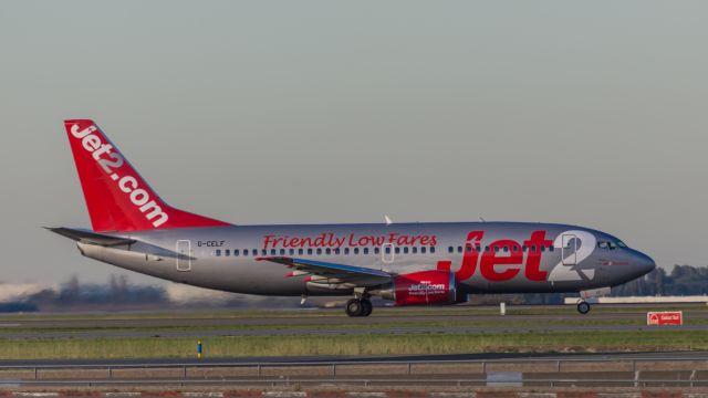 BOEING 737-300 (G-CELF)