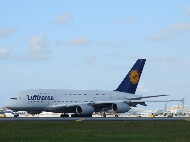 Airbus A380-800 (D-AIMA)