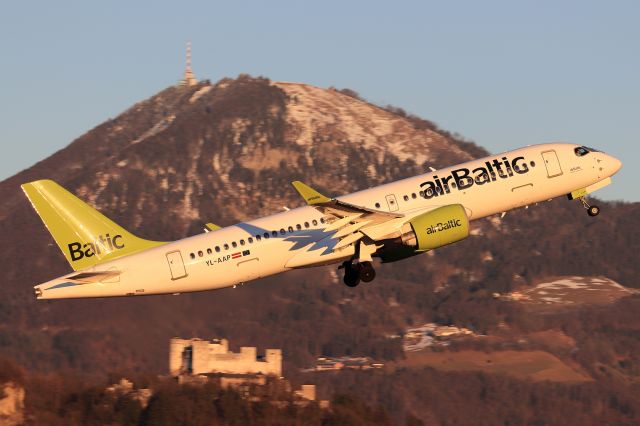 Airbus A220-300 (YL-AAP)