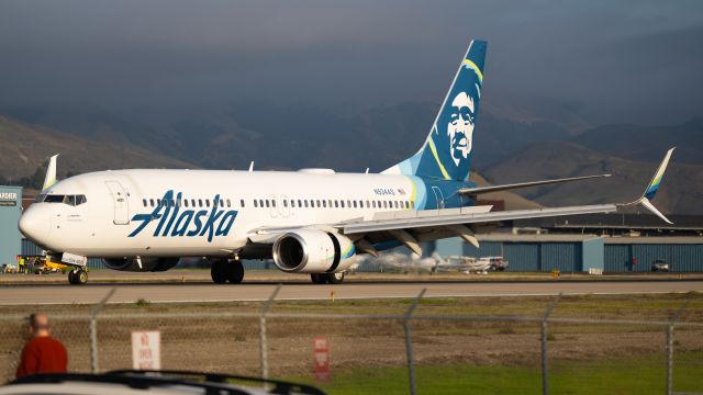 Boeing 737-800 (N534AS) - Flight AS1042 from Seattle landing on 29