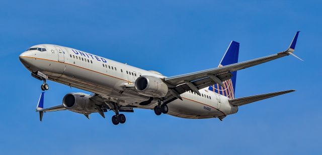 Boeing 737-900 (N68880) - N68880 United Airlines Boeing 737-924ER s/n 42199 - McCarran International Airport (KLAS)br /October 21, 2021br /Photo: TDelCoro br /(Harry Reid Intl - LAS)